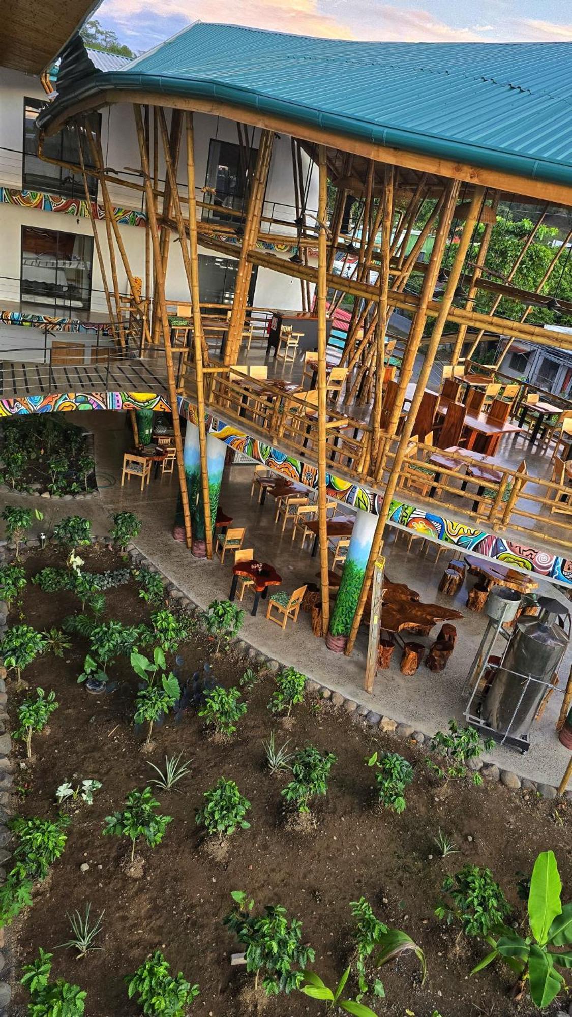 Bonding Coffee Roaster Cafe & Hotel Quepos Esterno foto