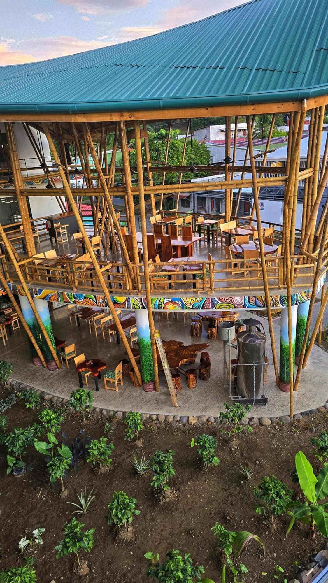 Bonding Coffee Roaster Cafe & Hotel Quepos Esterno foto