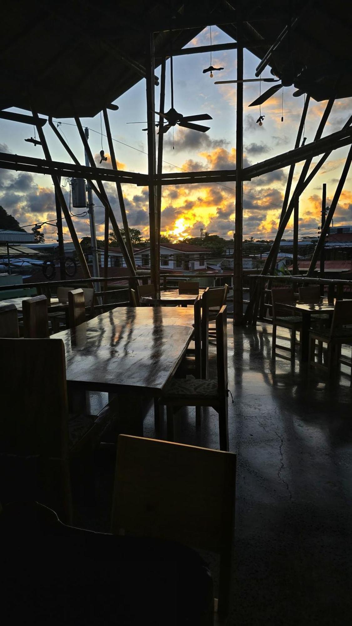 Bonding Coffee Roaster Cafe & Hotel Quepos Esterno foto