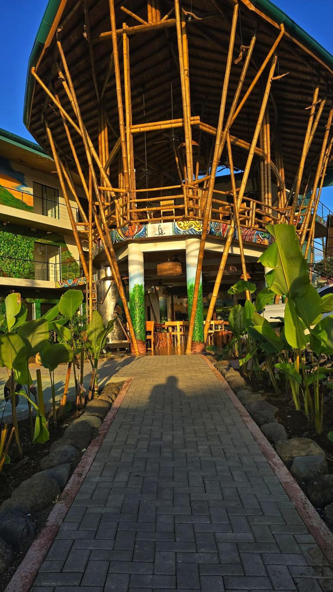 Bonding Coffee Roaster Cafe & Hotel Quepos Esterno foto