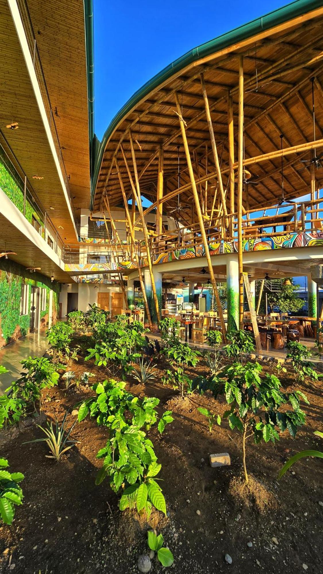 Bonding Coffee Roaster Cafe & Hotel Quepos Esterno foto