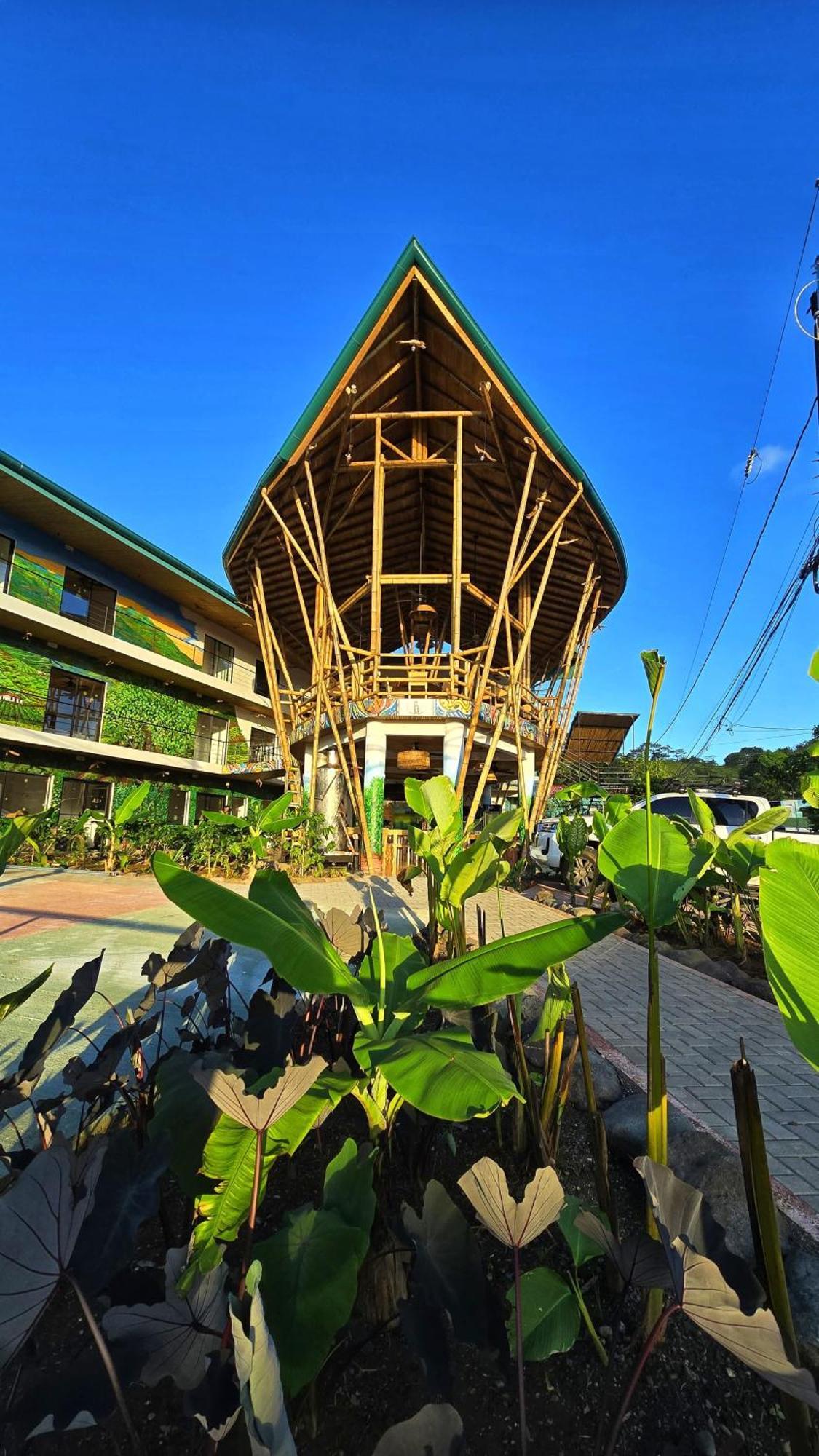 Bonding Coffee Roaster Cafe & Hotel Quepos Esterno foto