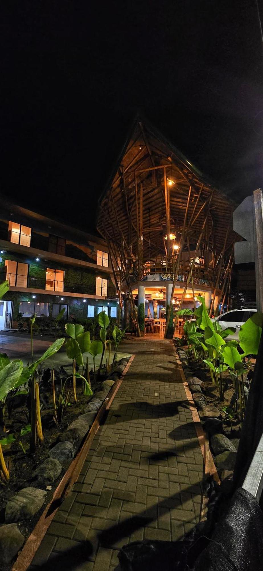 Bonding Coffee Roaster Cafe & Hotel Quepos Esterno foto