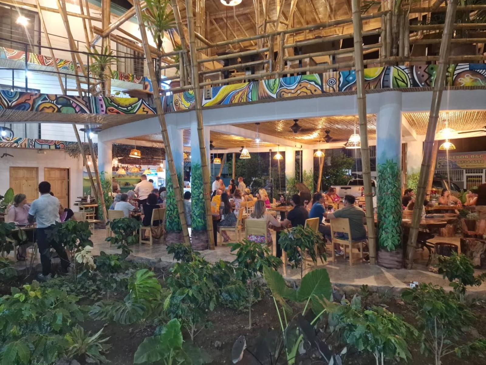 Bonding Coffee Roaster Cafe & Hotel Quepos Esterno foto