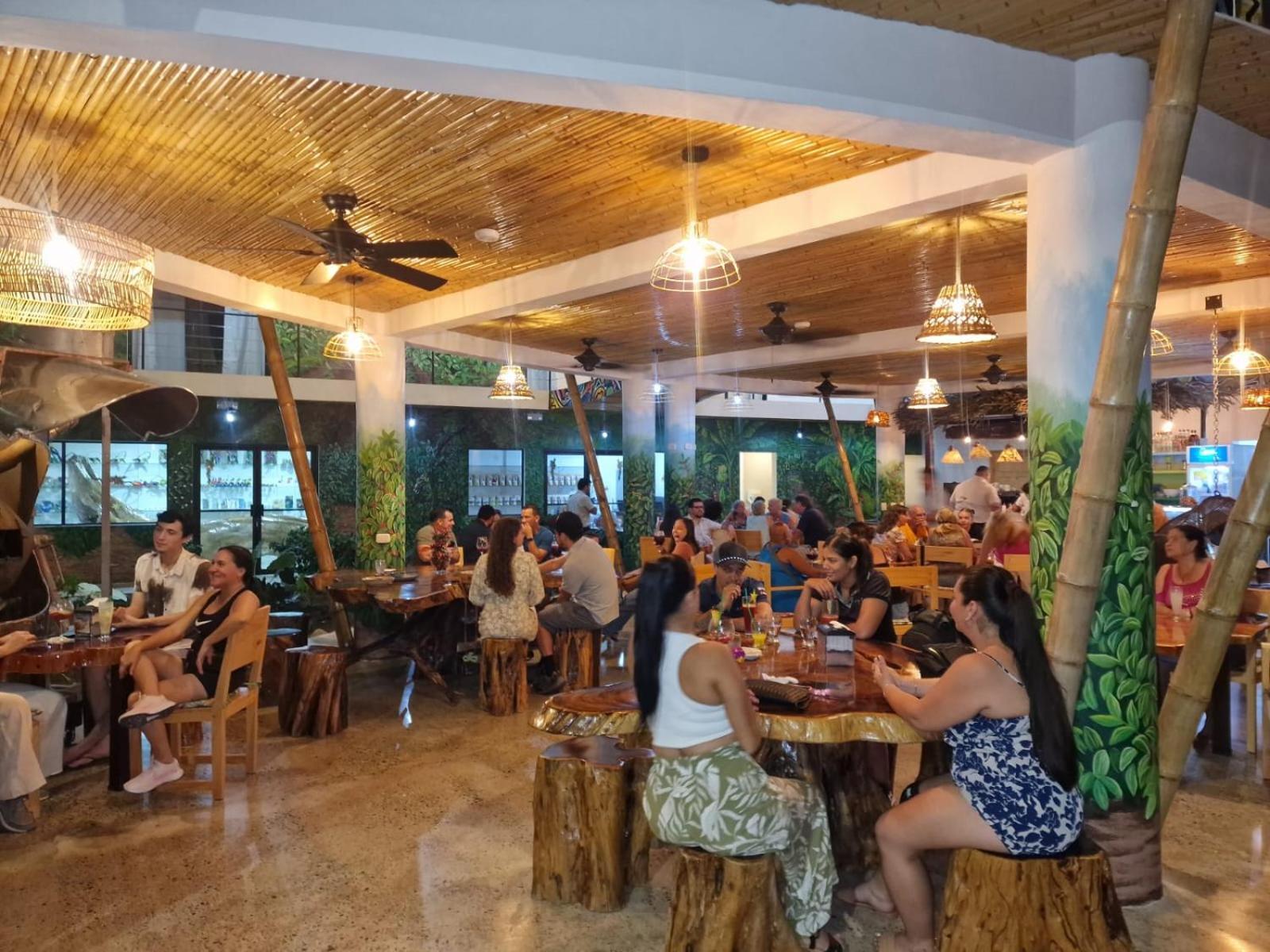 Bonding Coffee Roaster Cafe & Hotel Quepos Esterno foto