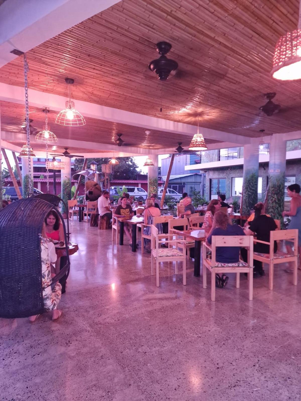 Bonding Coffee Roaster Cafe & Hotel Quepos Esterno foto