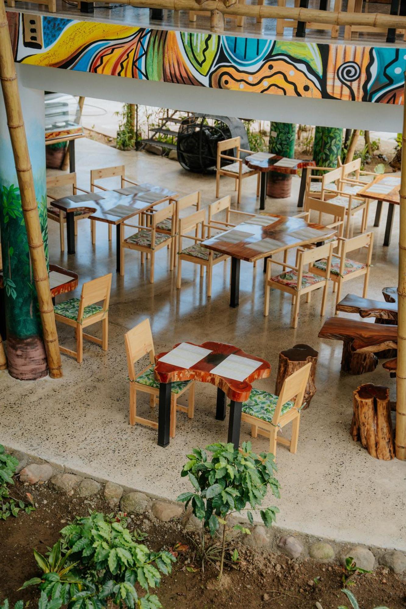 Bonding Coffee Roaster Cafe & Hotel Quepos Esterno foto