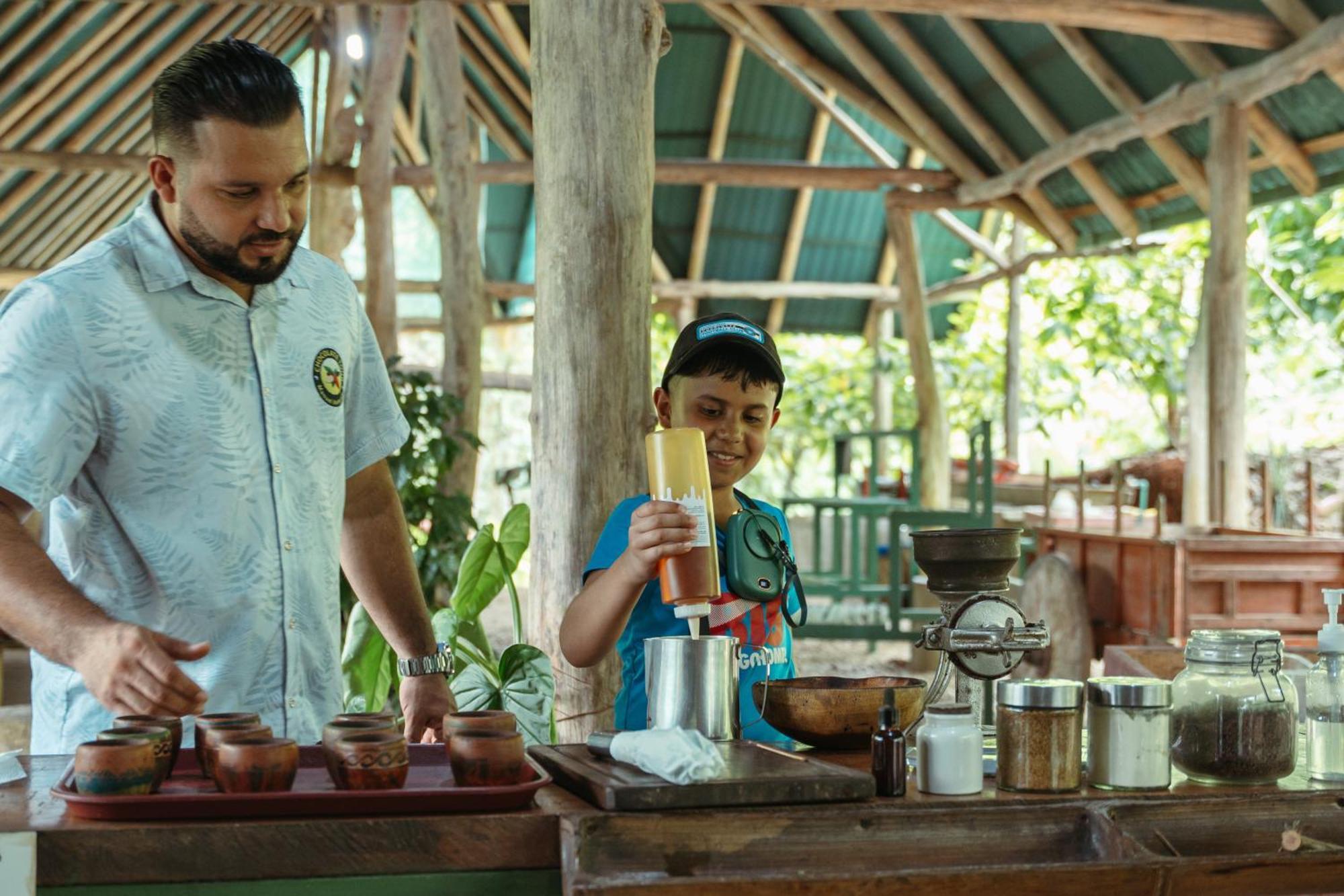 Bonding Coffee Roaster Cafe & Hotel Quepos Esterno foto